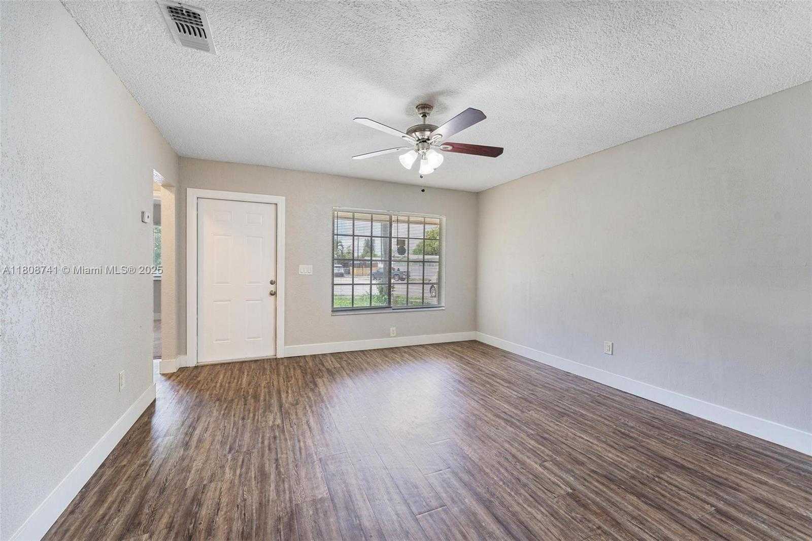 Small Image of 22123 SW 62nd Ct, Boca Raton, FL 33428, USA Number 4