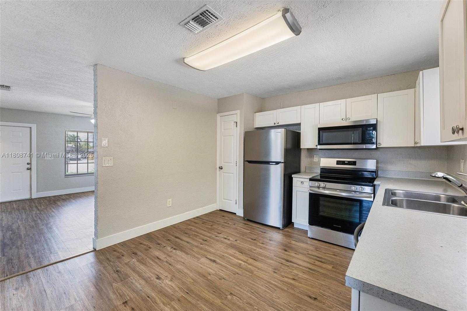 Small Image of 22123 SW 62nd Ct, Boca Raton, FL 33428, USA Number 9