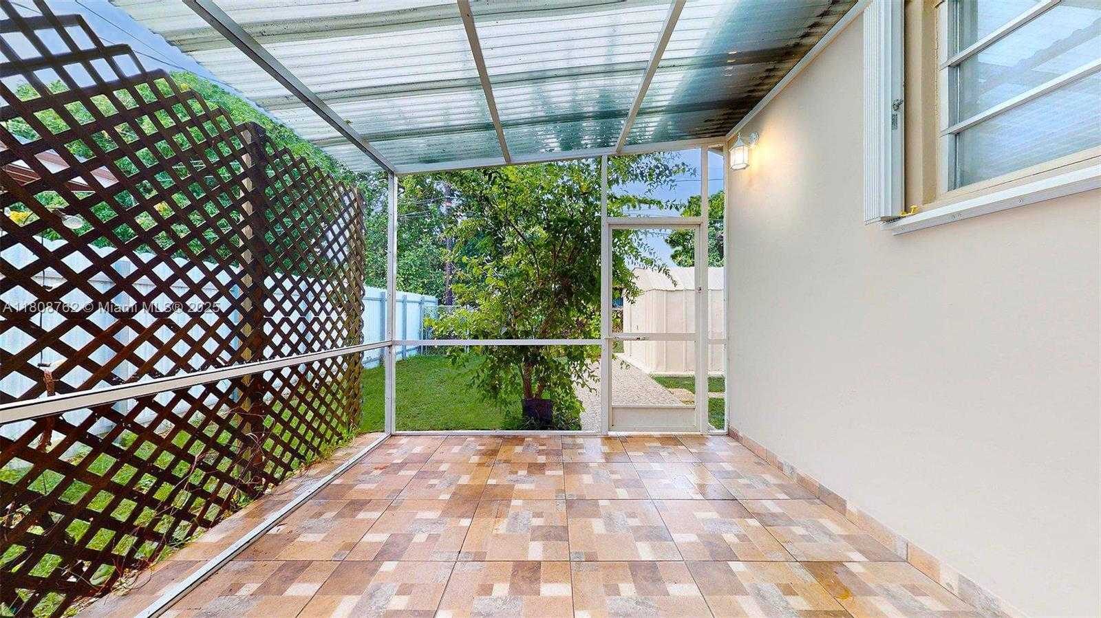 Small Image of 275 WEST 63RD ST, Hialeah Number 35