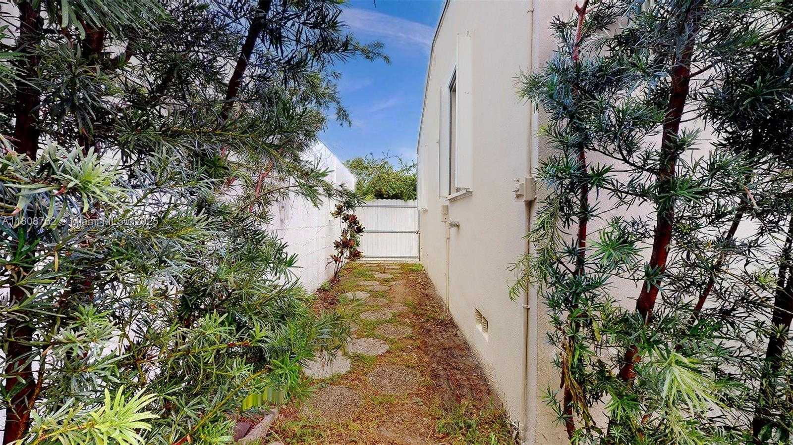 Small Image of 275 WEST 63RD ST, Hialeah Number 36