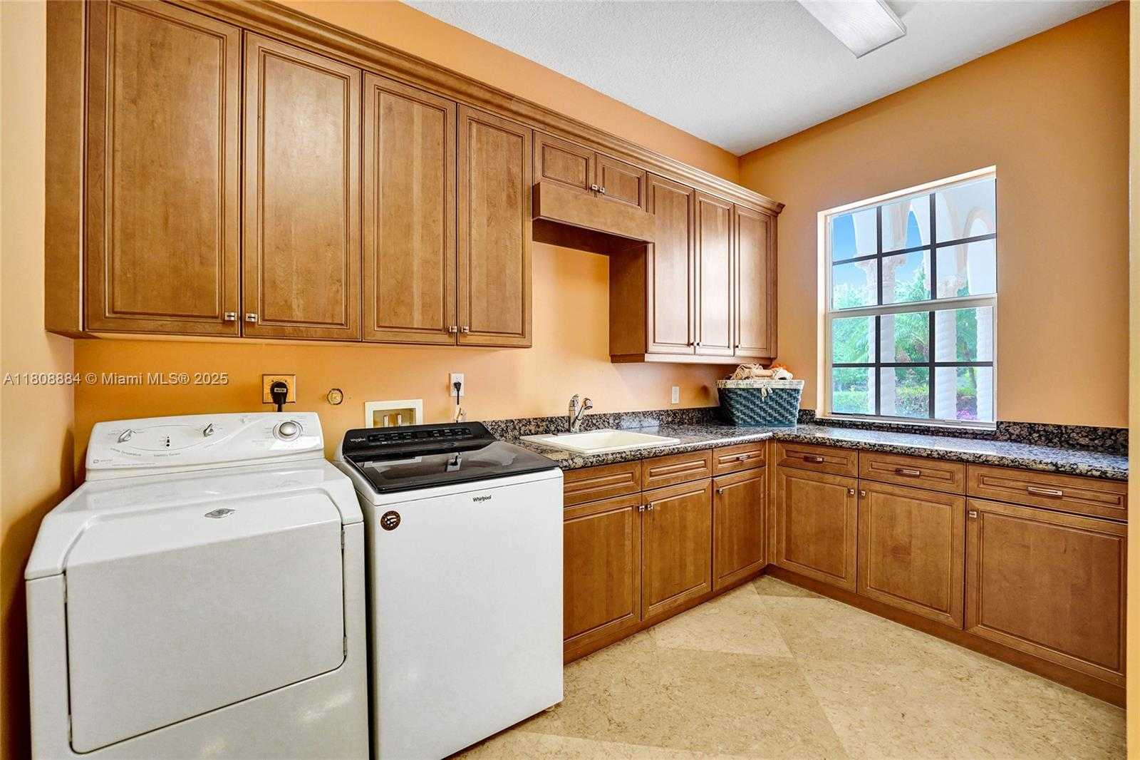 Small Image of 3308 ISLEWOOD AVE, Weston Number 37