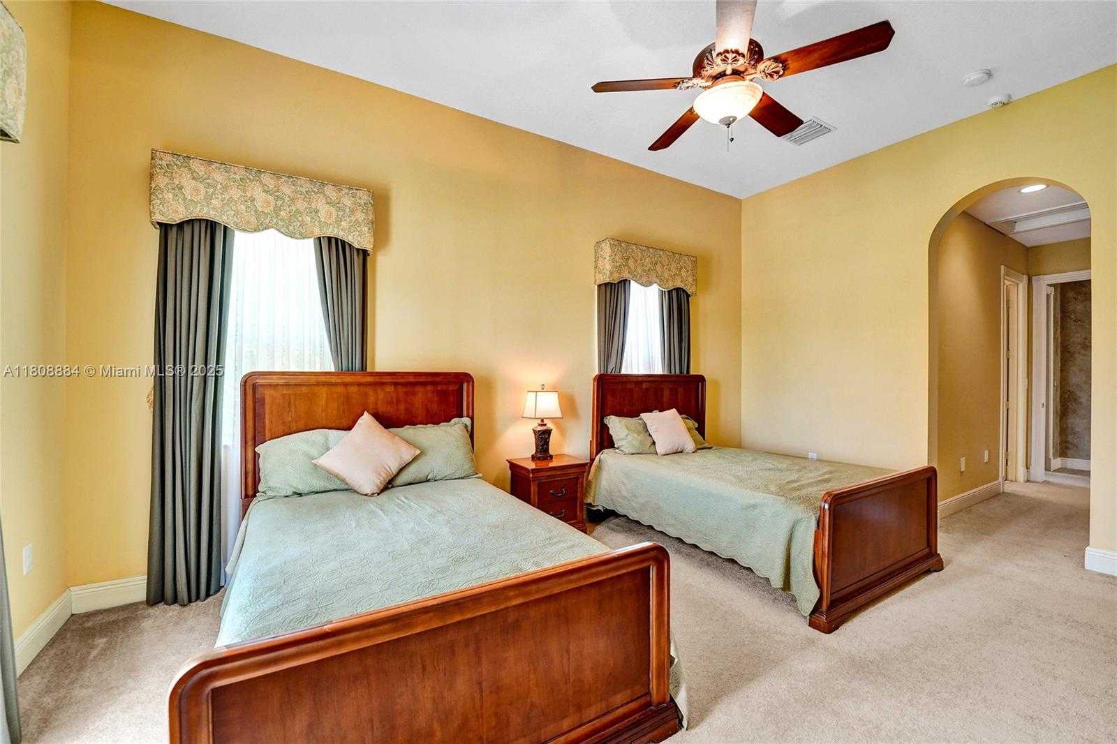 Small Image of 3308 ISLEWOOD AVE, Weston Number 49