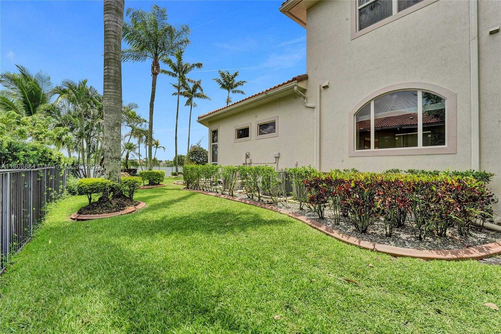 Small Image of 3308 ISLEWOOD AVE, Weston Number 58