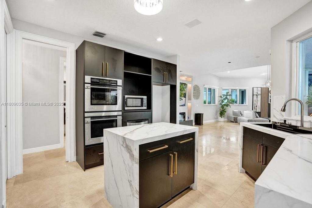 Small Image of 8580 EGRET LAKES LN, West Palm Beach Number 13