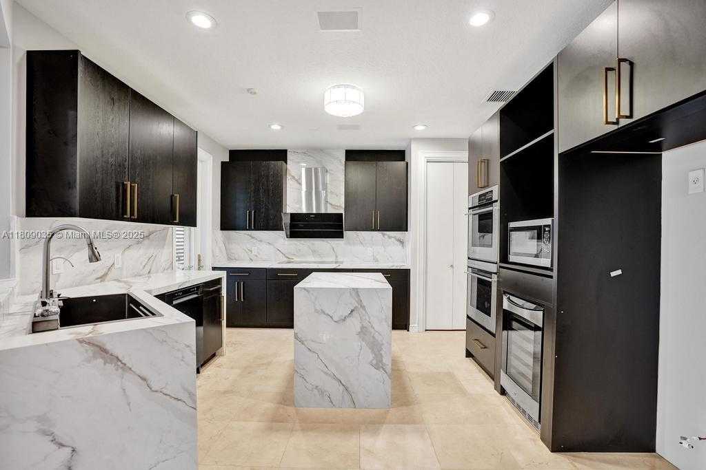 Small Image of 8580 EGRET LAKES LN, West Palm Beach Number 15