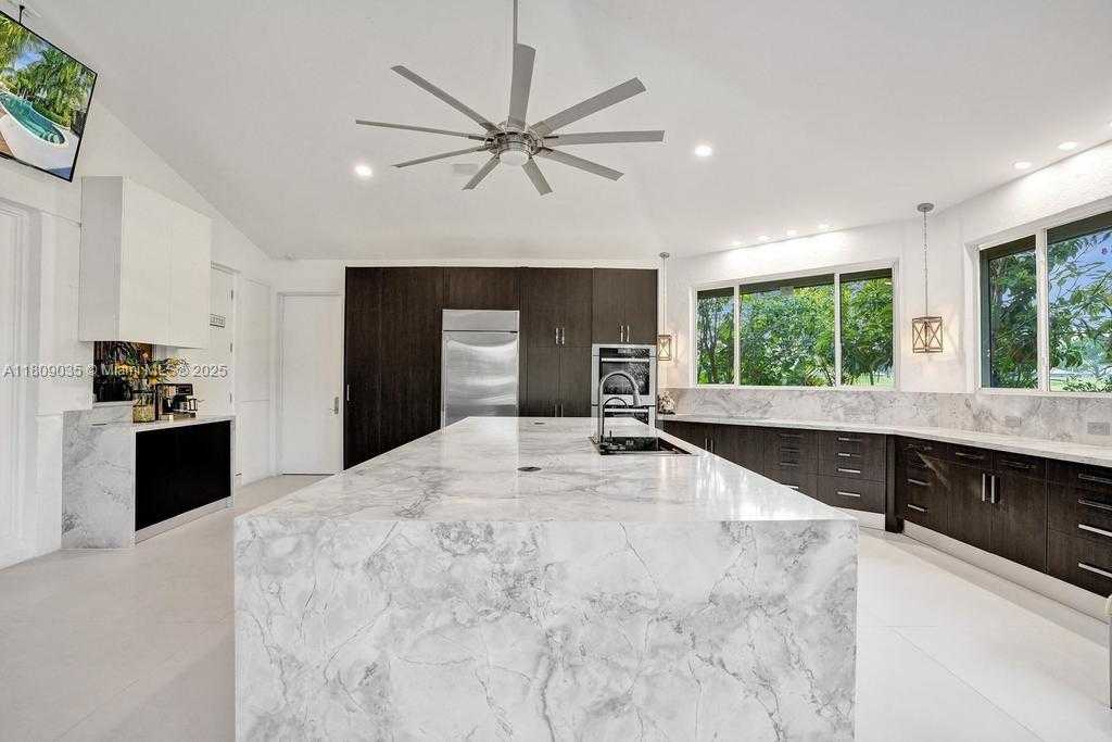 Small Image of 8580 EGRET LAKES LN, West Palm Beach Number 22