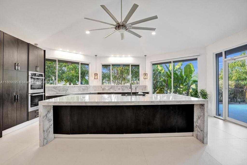 Small Image of 8580 EGRET LAKES LN, West Palm Beach Number 23