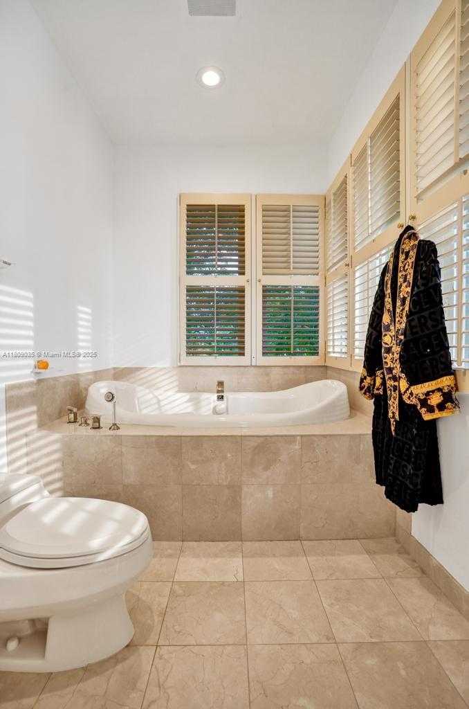 Small Image of 8580 EGRET LAKES LN, West Palm Beach Number 29