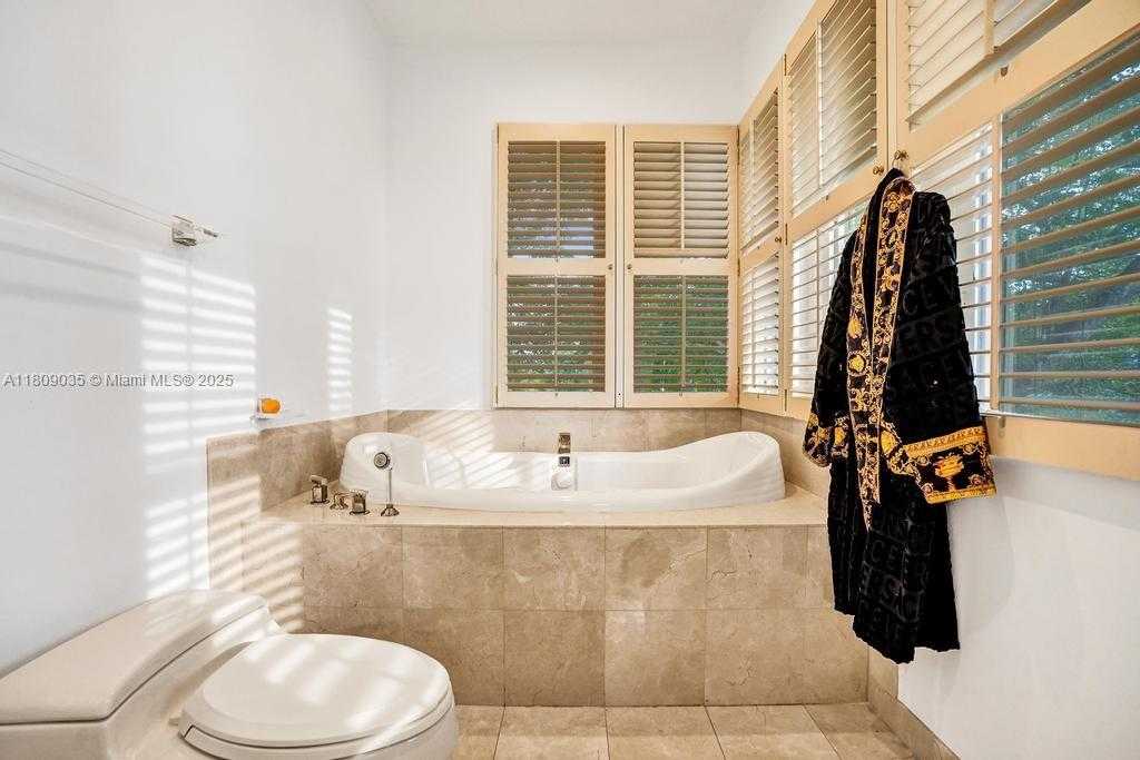 Small Image of 8580 EGRET LAKES LN, West Palm Beach Number 31