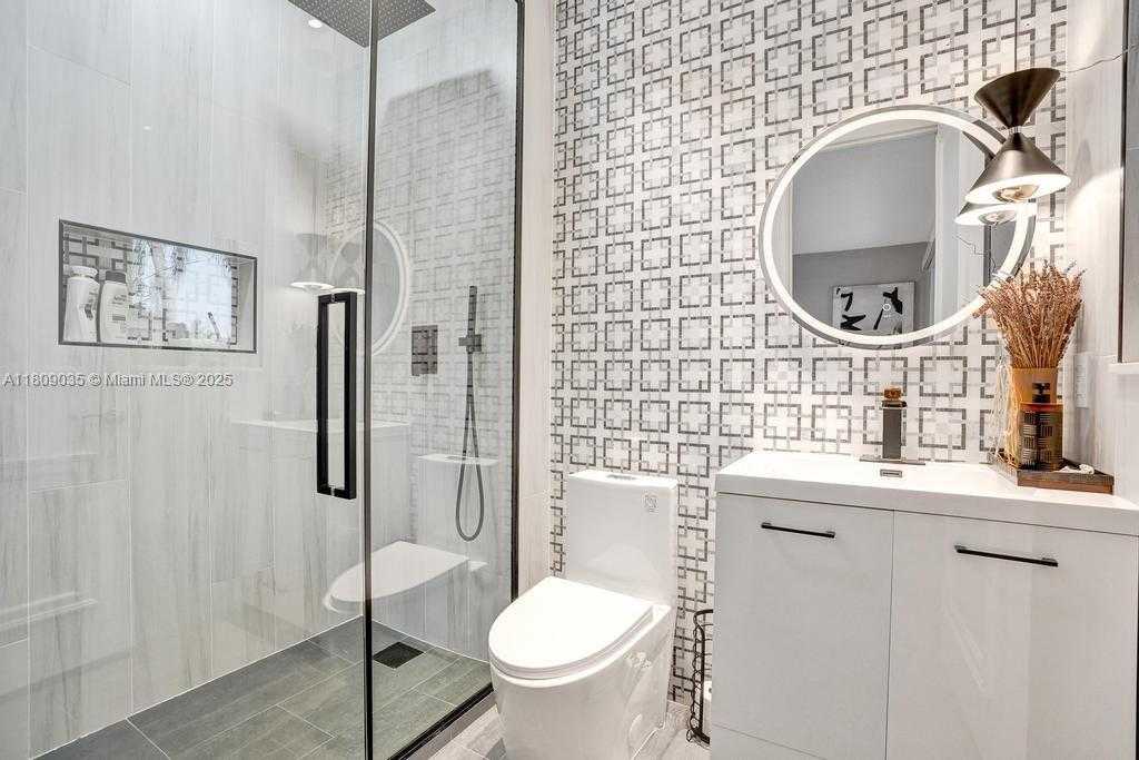 Small Image of 8580 EGRET LAKES LN, West Palm Beach Number 39