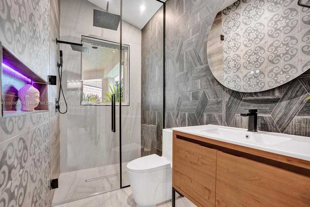Small Image of 8580 EGRET LAKES LN, West Palm Beach Number 42