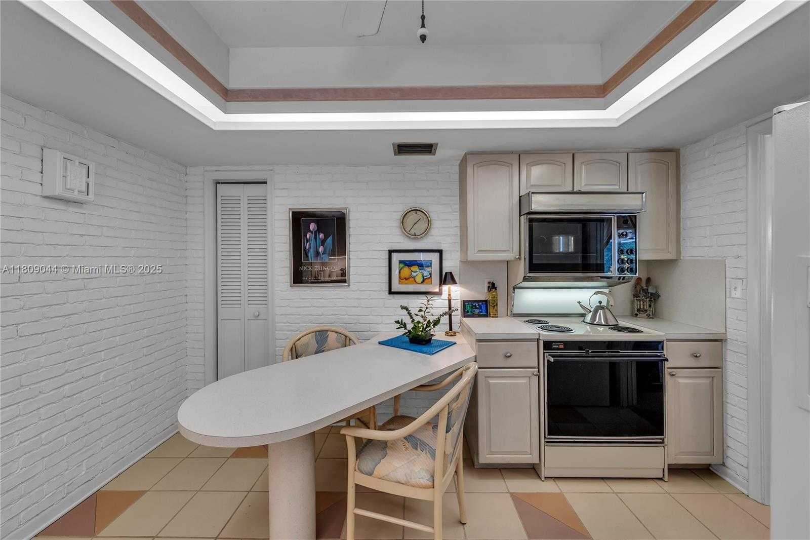 Small Image of 7541 SOUTH WEST 9TH ST, Plantation Number 19