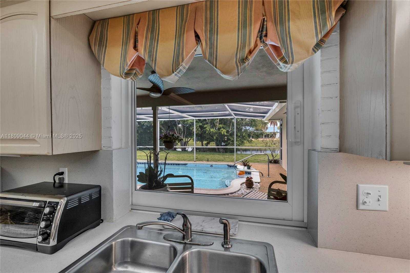 Small Image of 7541 SOUTH WEST 9TH ST, Plantation Number 28