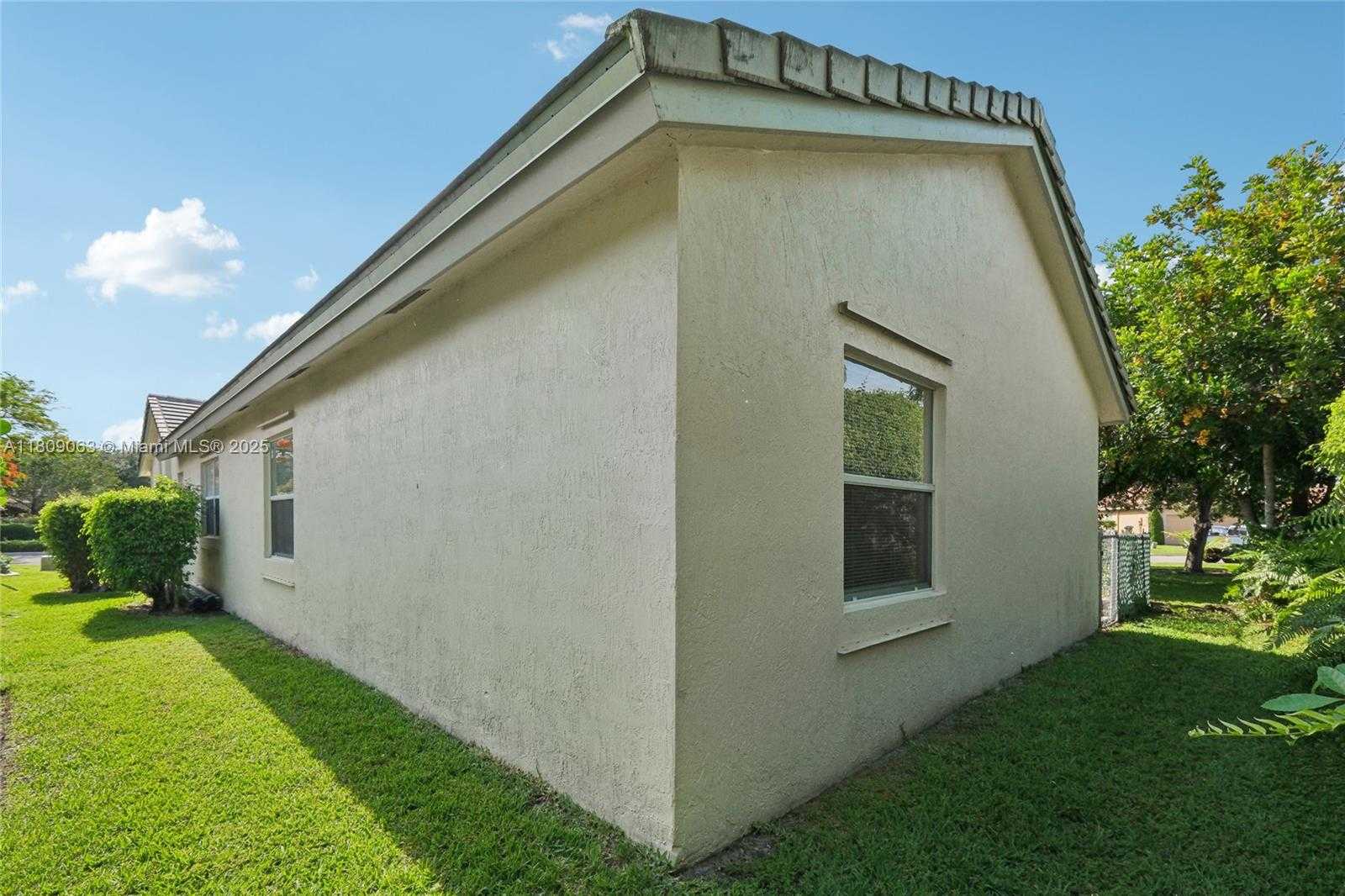 Small Image of 5708 NORTH WEST 47TH CT, Coral Springs Number 36