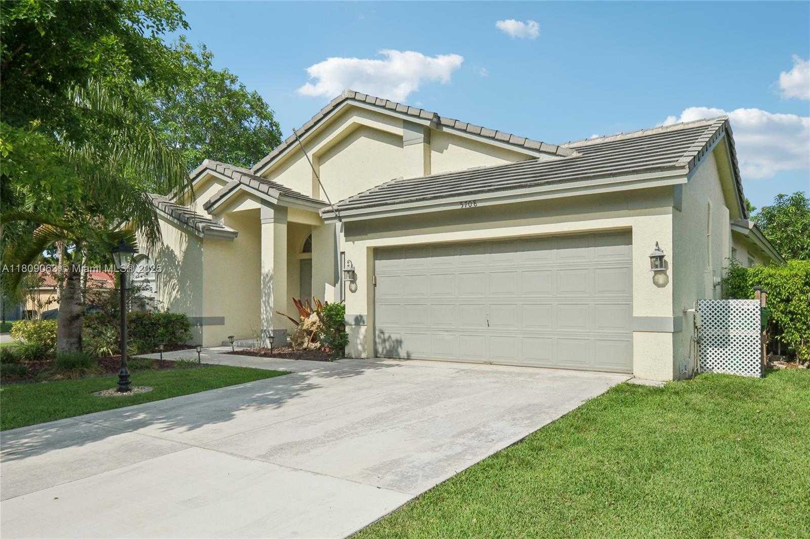 Small Image of 5708 NORTH WEST 47TH CT, Coral Springs Number 47