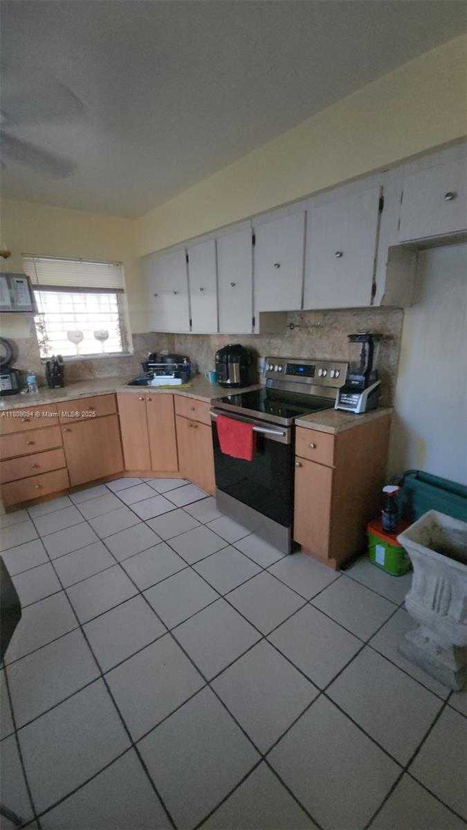 Small Image of 1037 NORTH WEST 33RD AVE, Miami Number 4