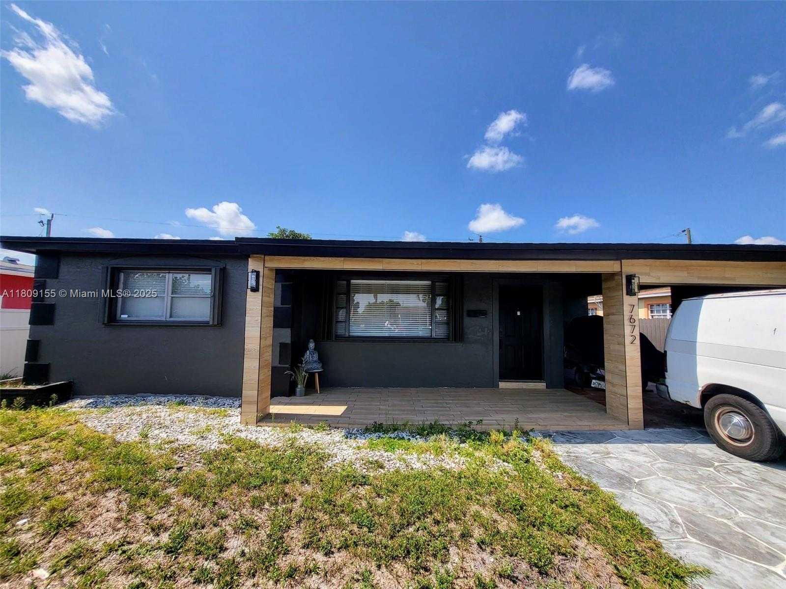 Small Image of 7672 LA SALLE BLV, Miramar Number 14