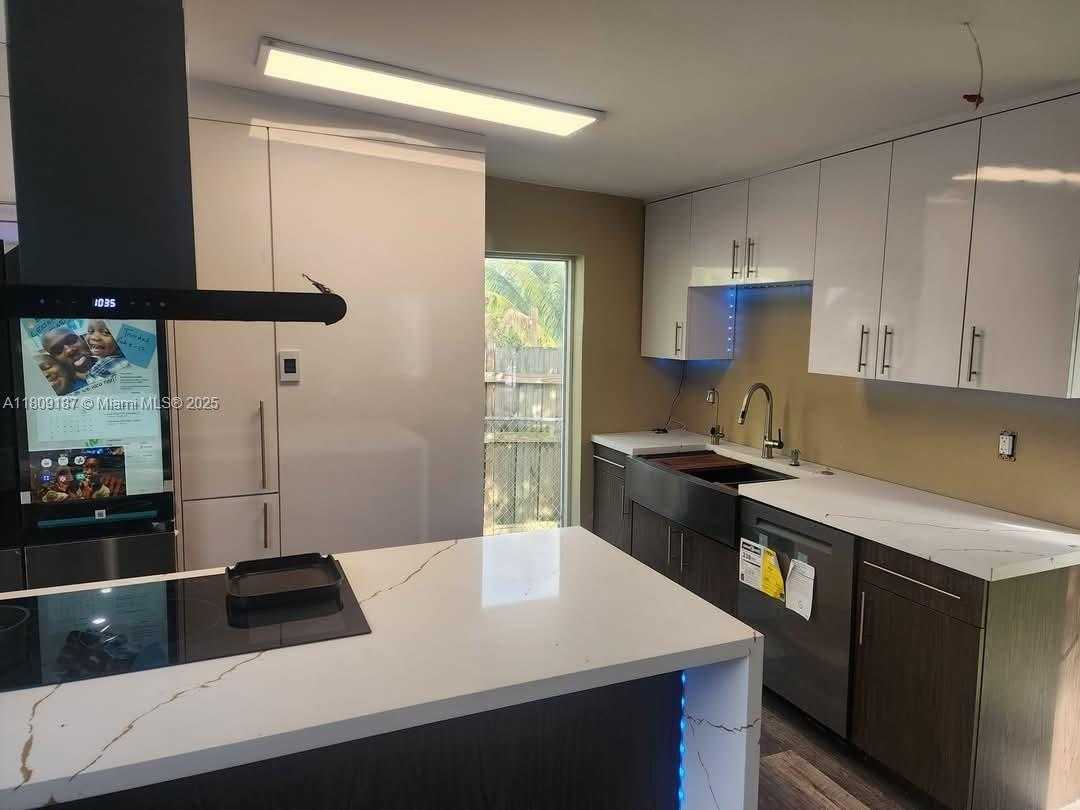 Small Image of 5812 NORTH WEST 20TH CT, Margate Number 13