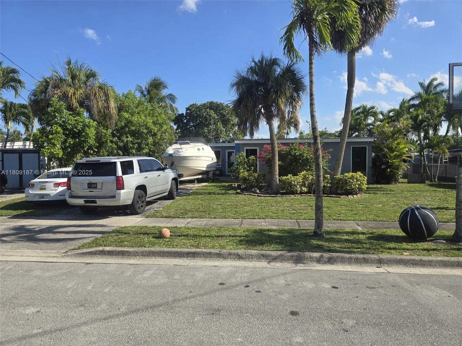 Small Image of 5812 NORTH WEST 20TH CT, Margate Number 2