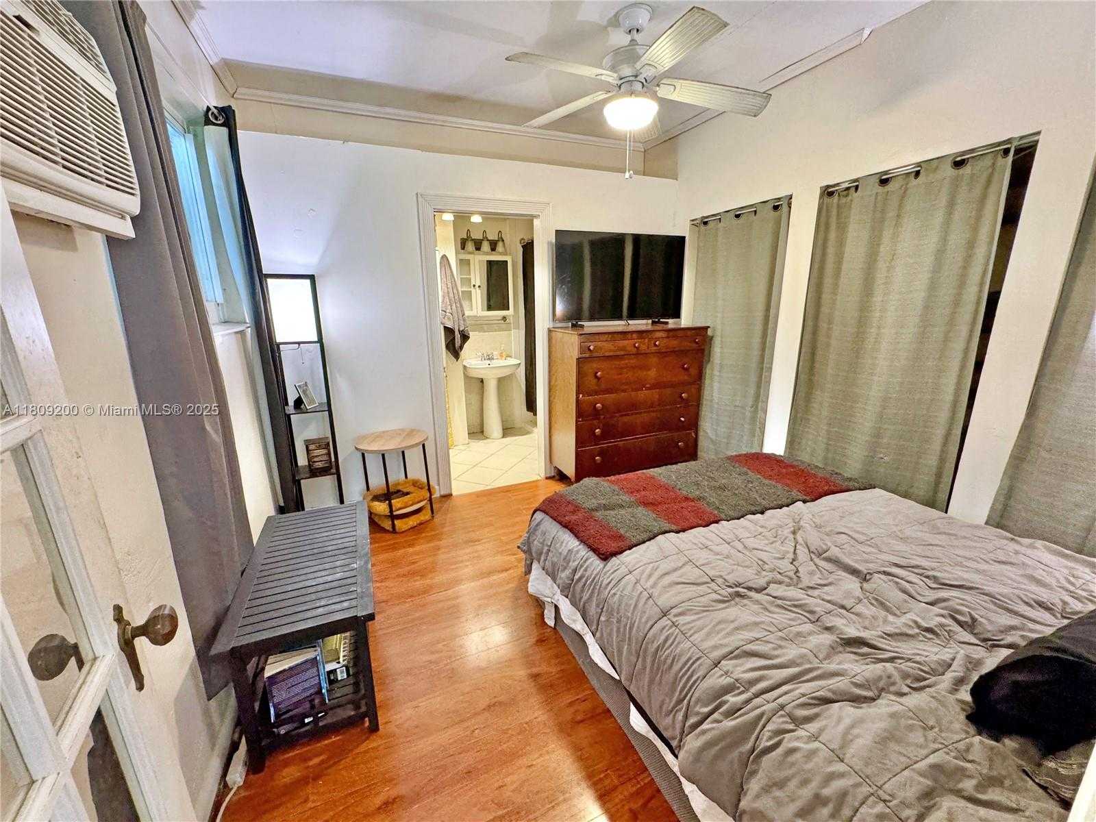 Small Image of 8230 SOUTH WEST 150TH DR, Palmetto Bay Number 21
