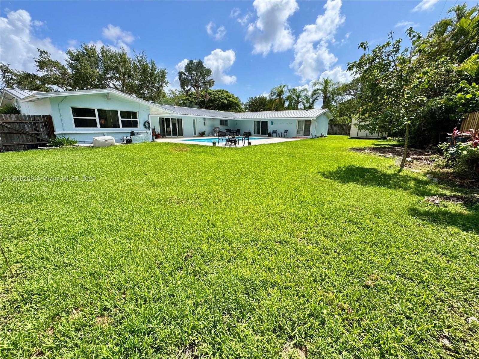 Small Image of 8230 SOUTH WEST 150TH DR, Palmetto Bay Number 26