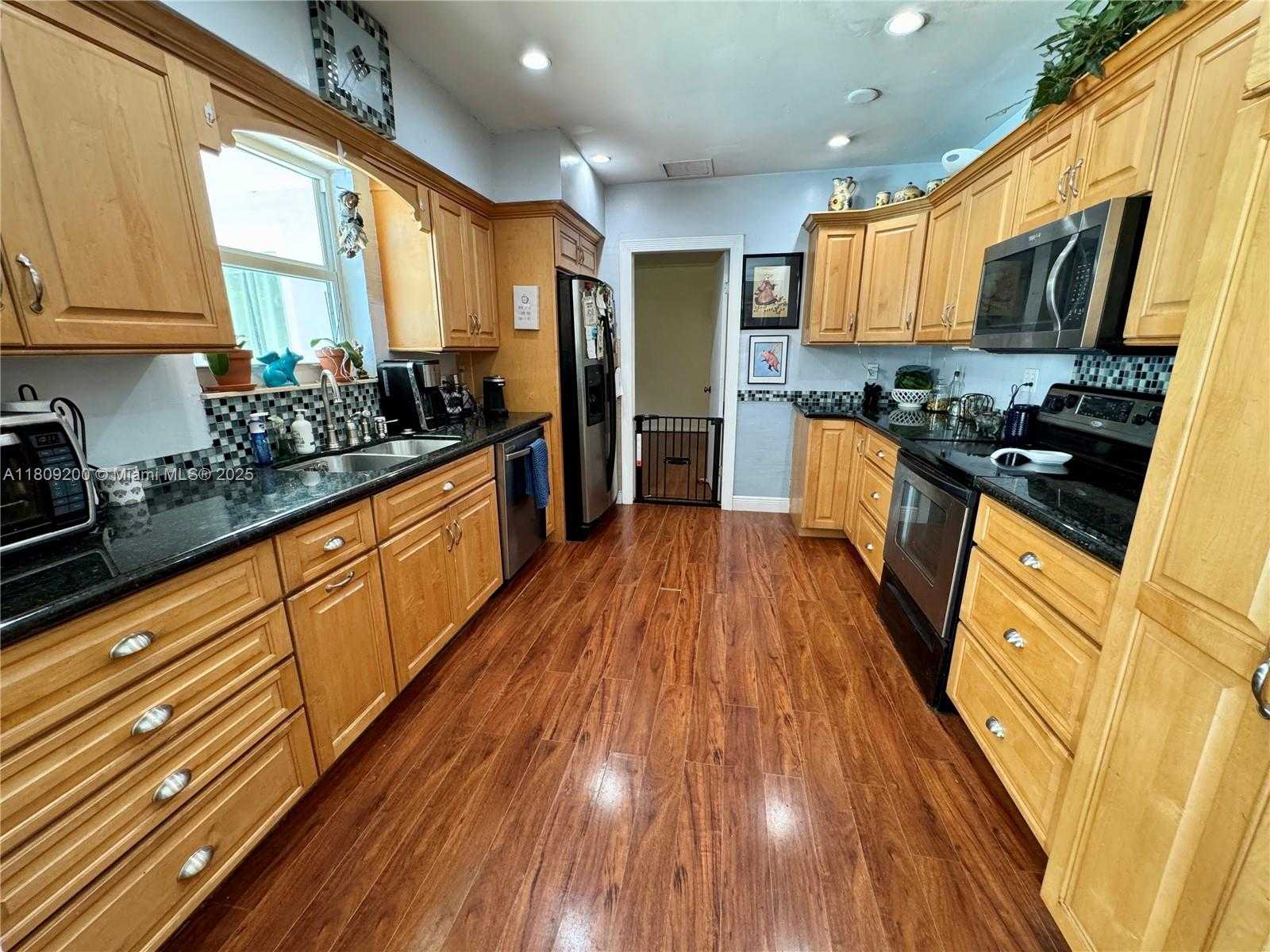 Small Image of 8230 SOUTH WEST 150TH DR, Palmetto Bay Number 6