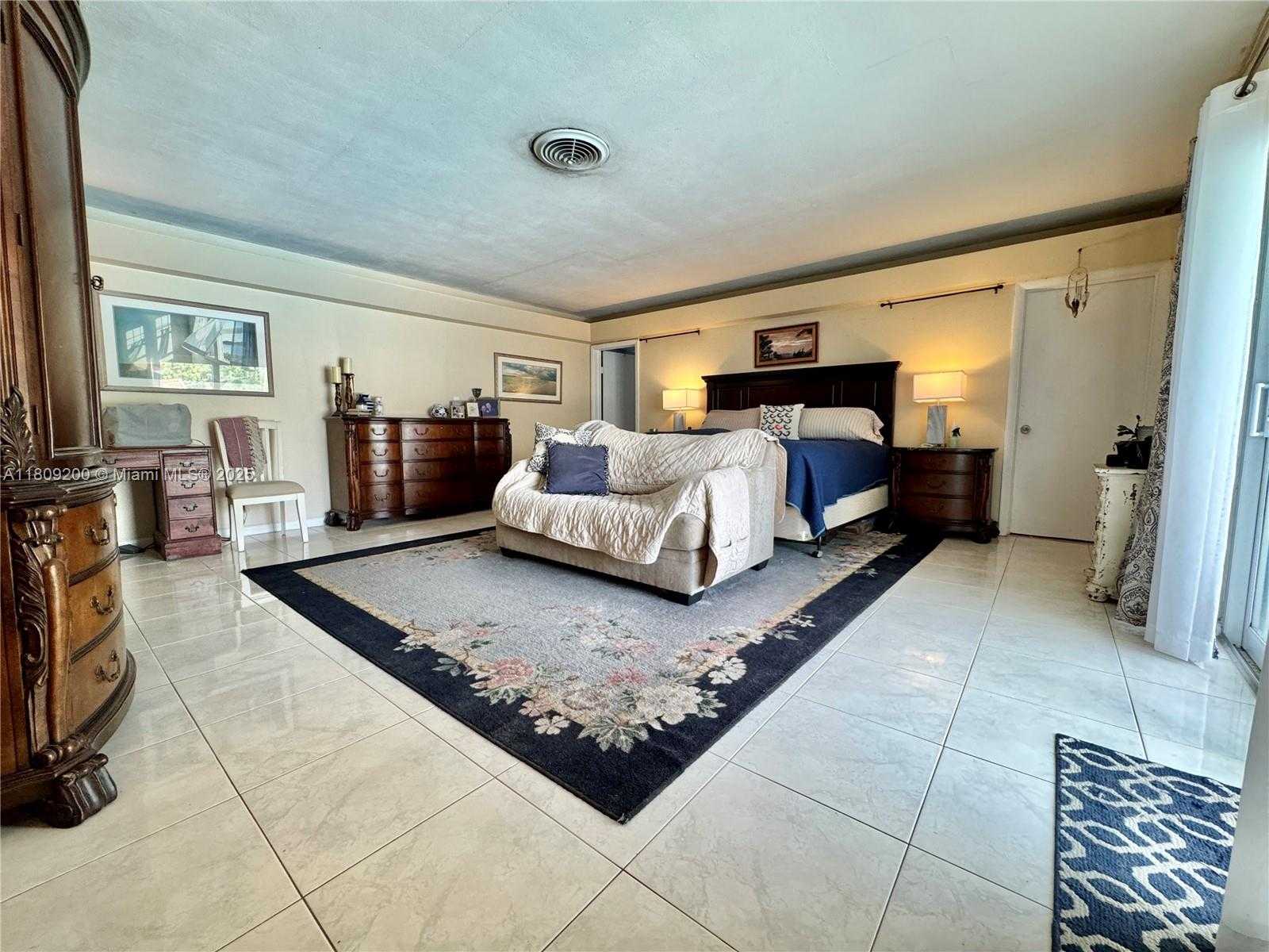 Small Image of 8230 SOUTH WEST 150TH DR, Palmetto Bay Number 8