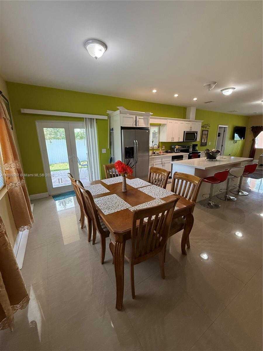 Small Image of 3560 NORTH WEST 212TH ST, Miami Gardens Number 6