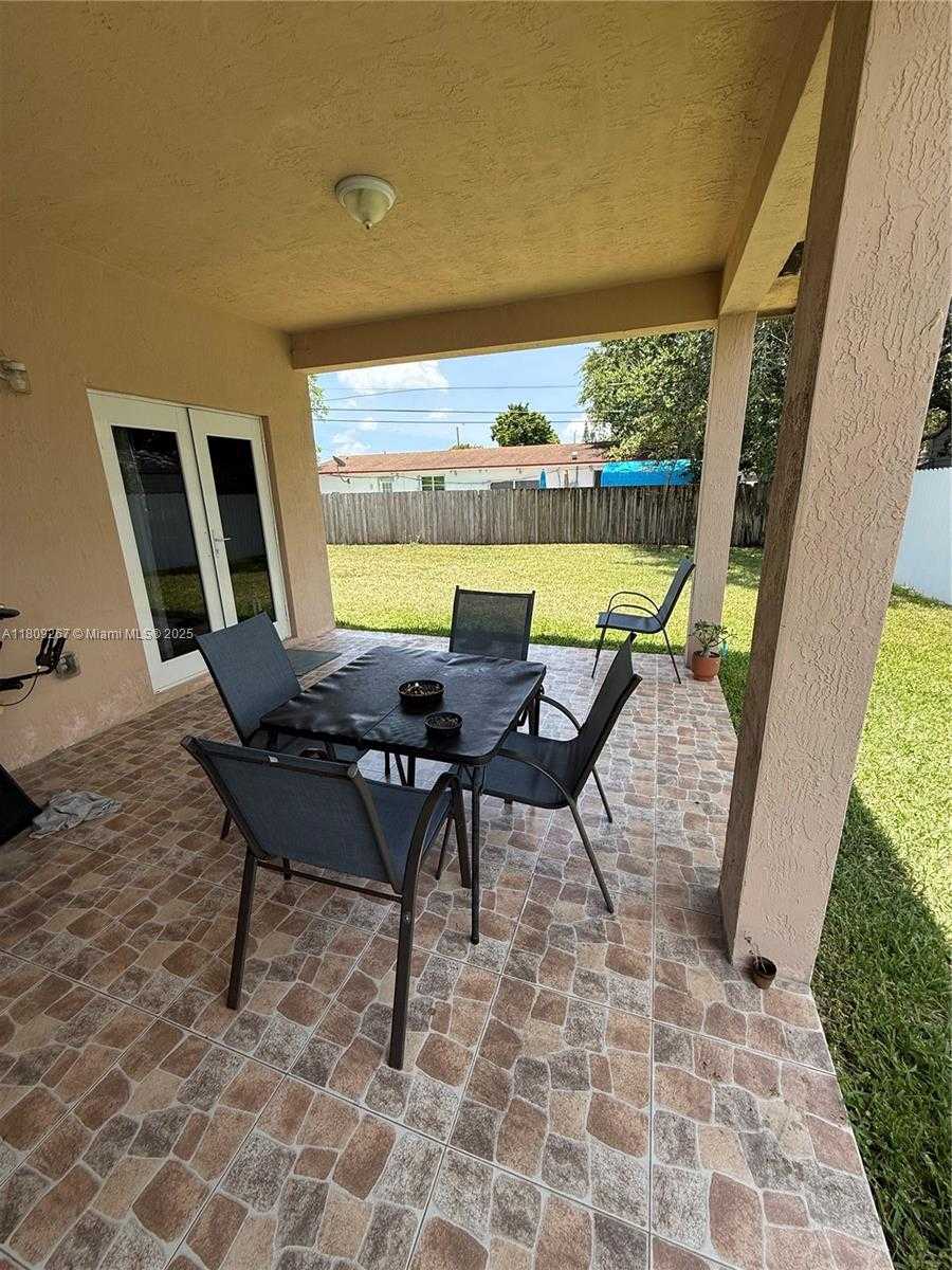 Small Image of 3560 NORTH WEST 212TH ST, Miami Gardens Number 7