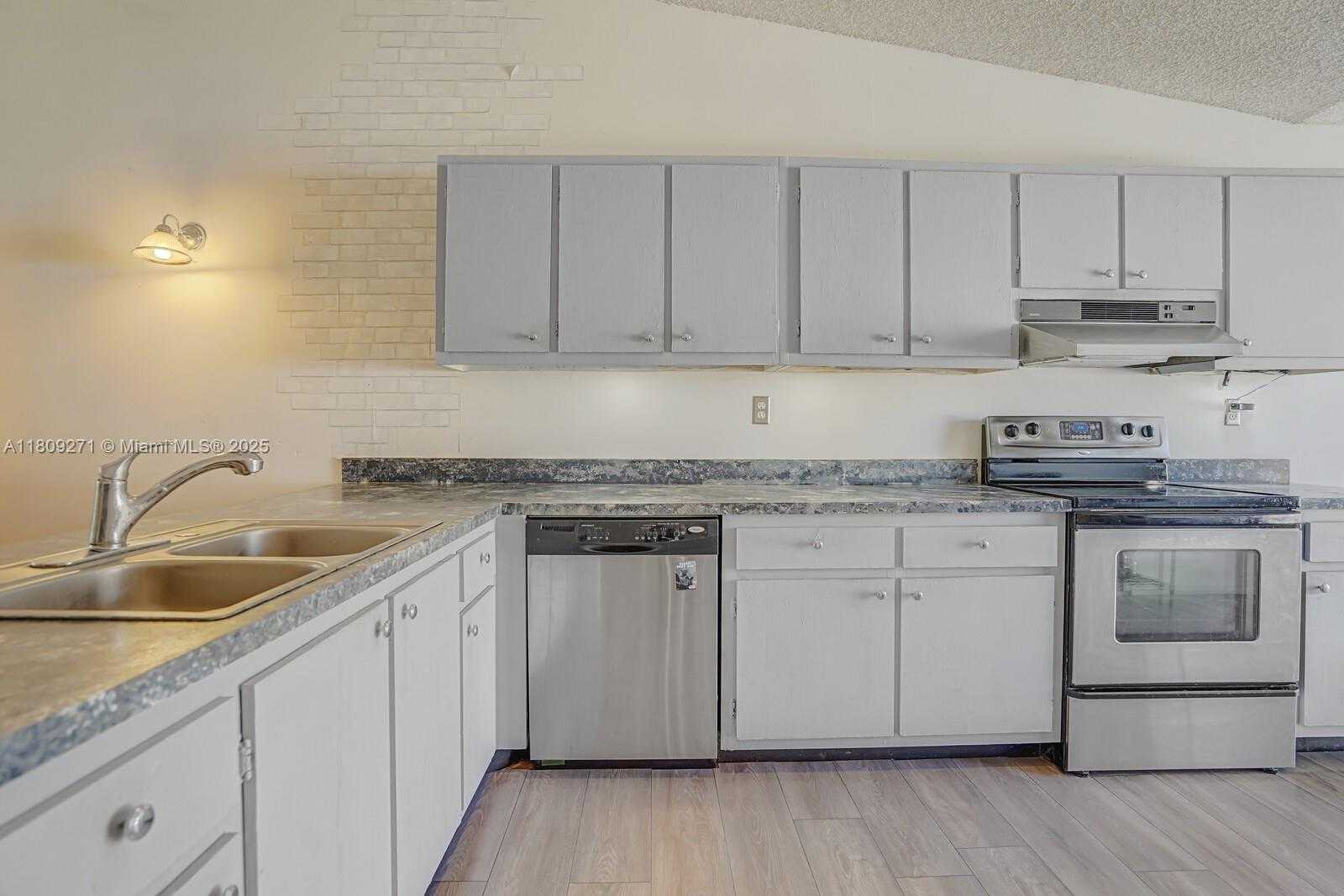 Small Image of 10 AFTON PL, Boynton Beach Number 19