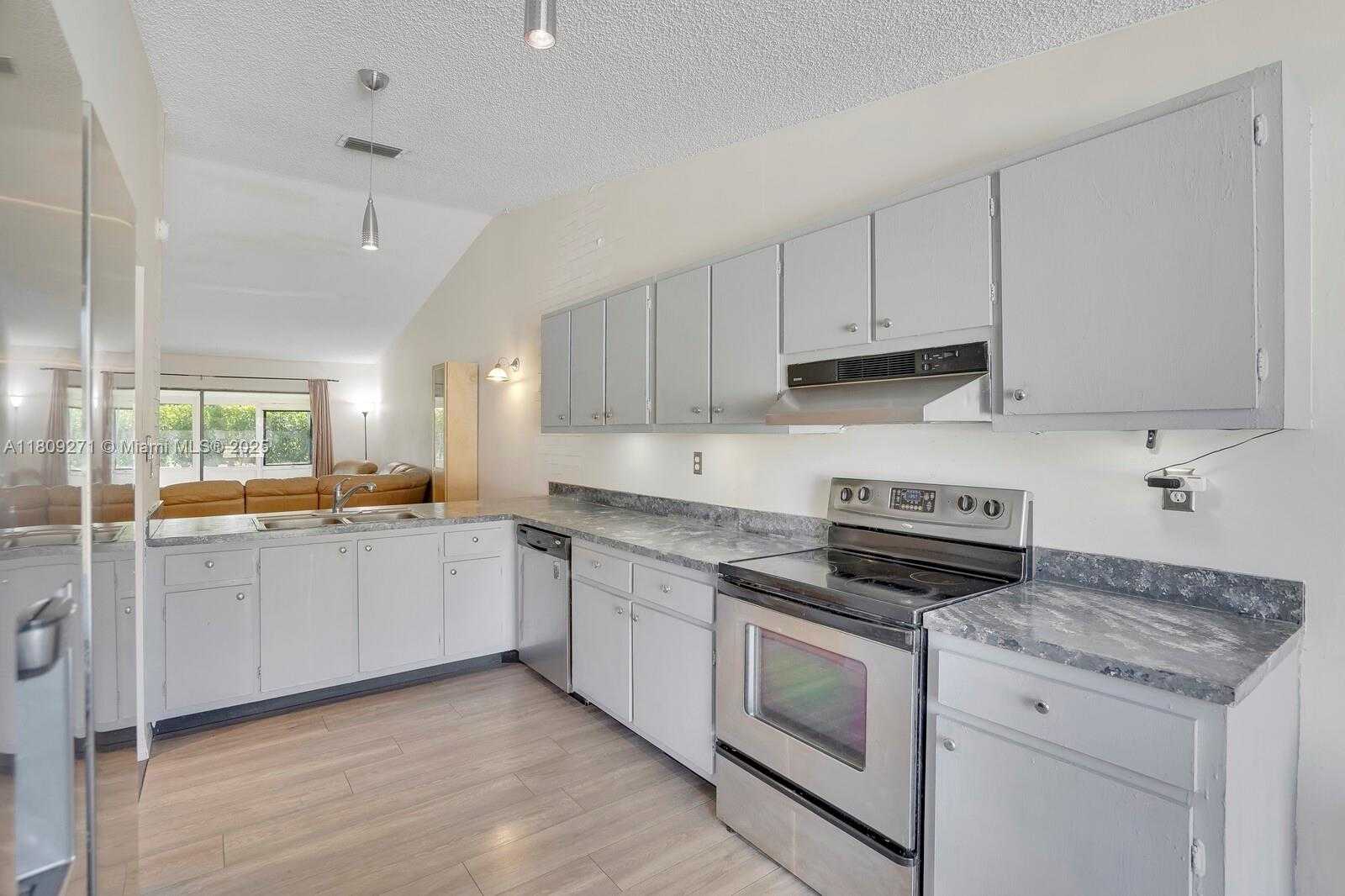 Small Image of 10 AFTON PL, Boynton Beach Number 20