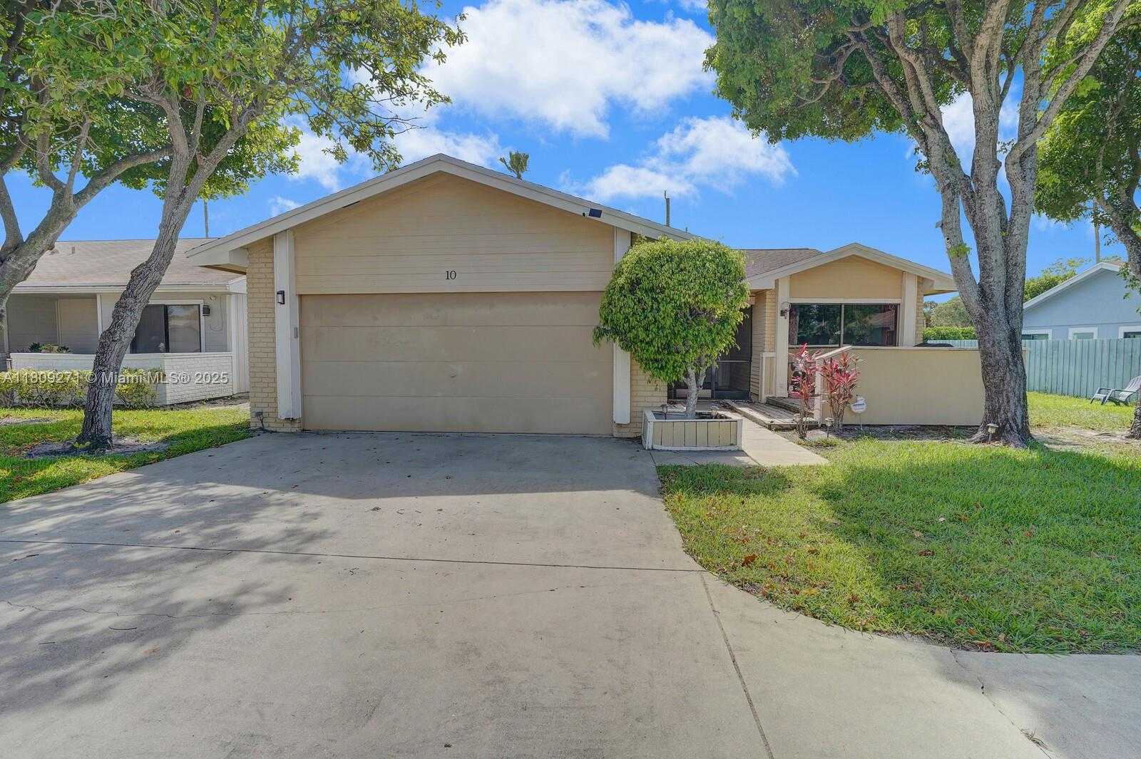 Small Image of 10 AFTON PL, Boynton Beach Number 6