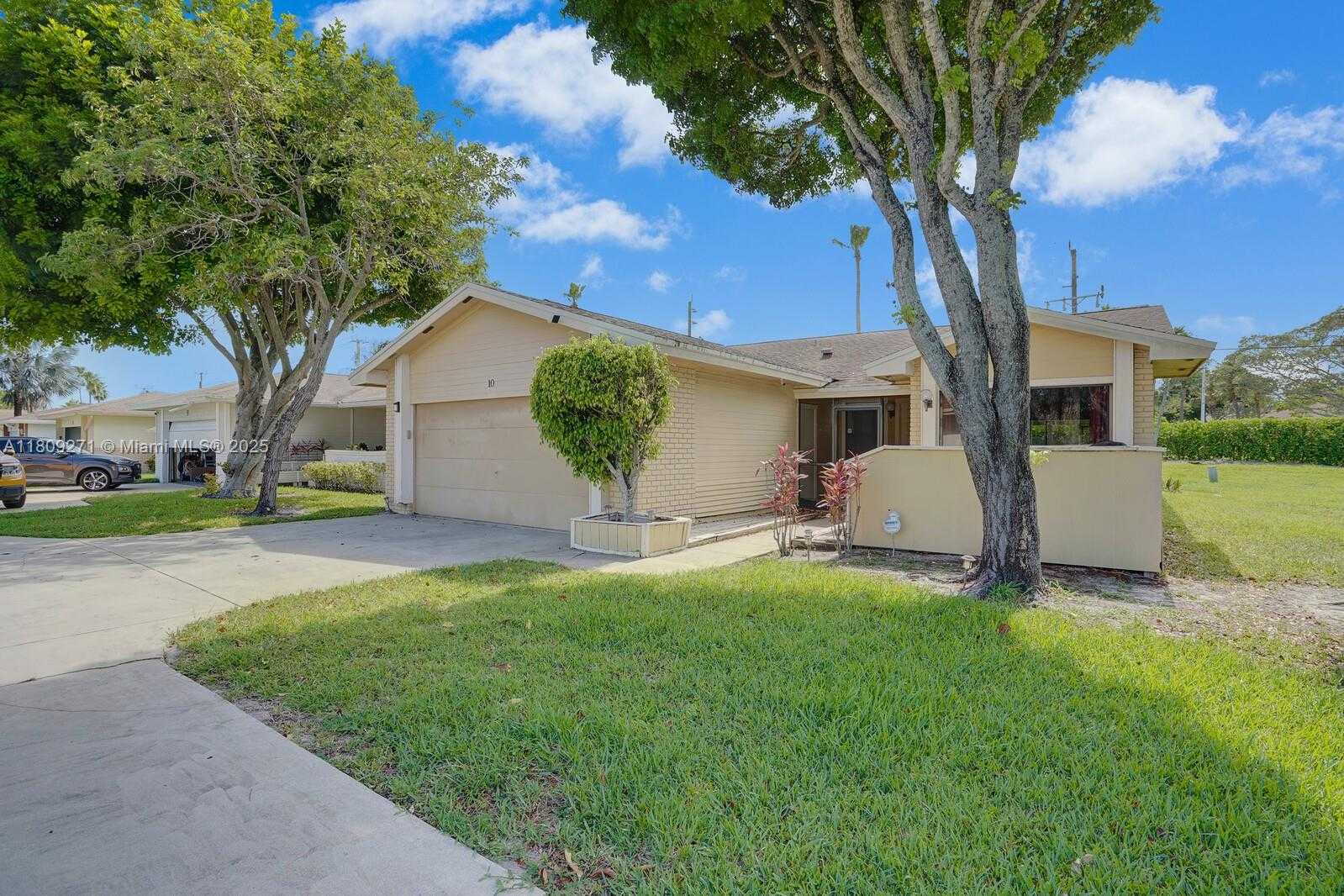 Small Image of 10 AFTON PL, Boynton Beach Number 8