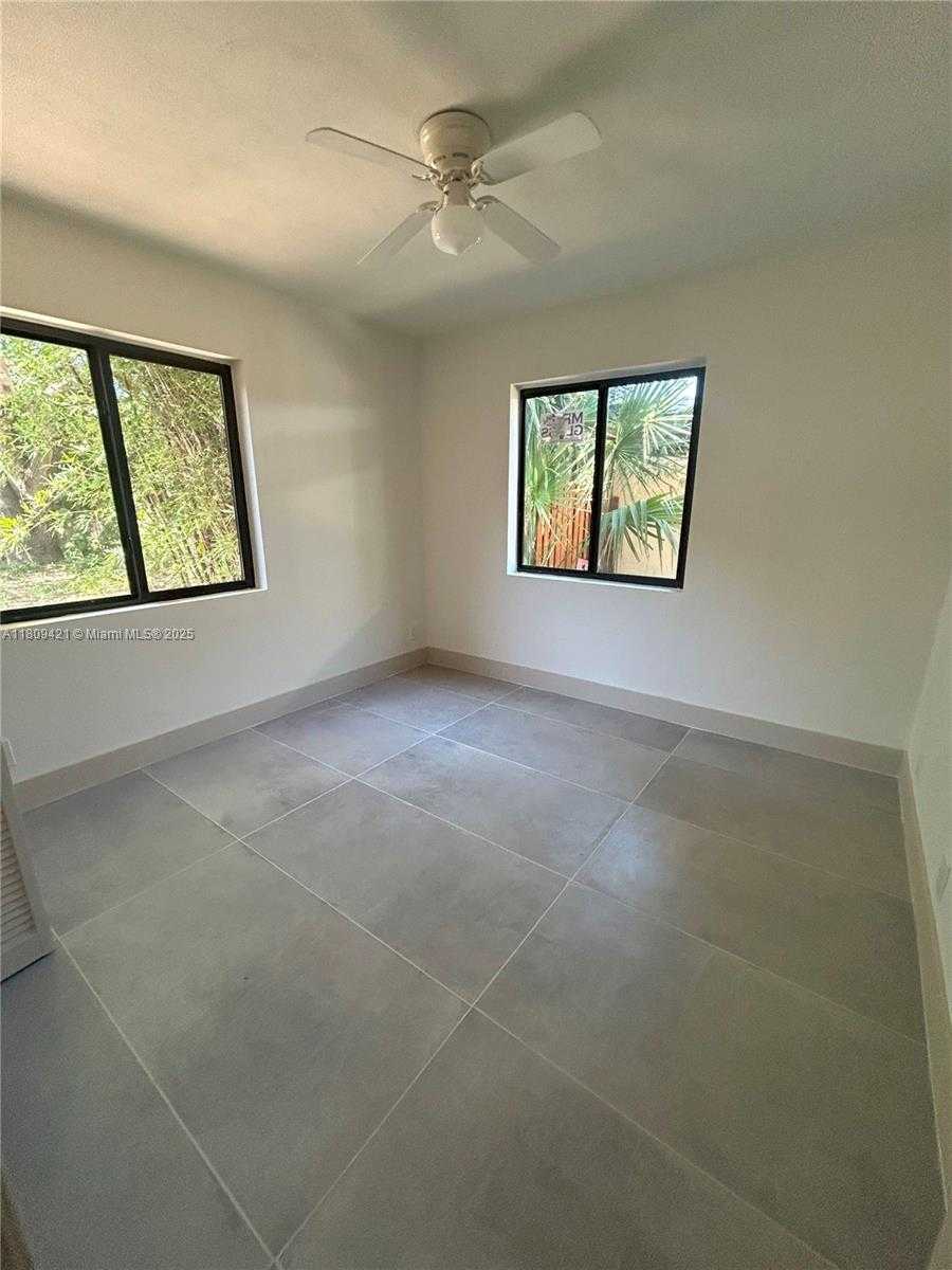 Small Image of 421 SOUTH WEST 11TH ST, Fort Lauderdale Number 13
