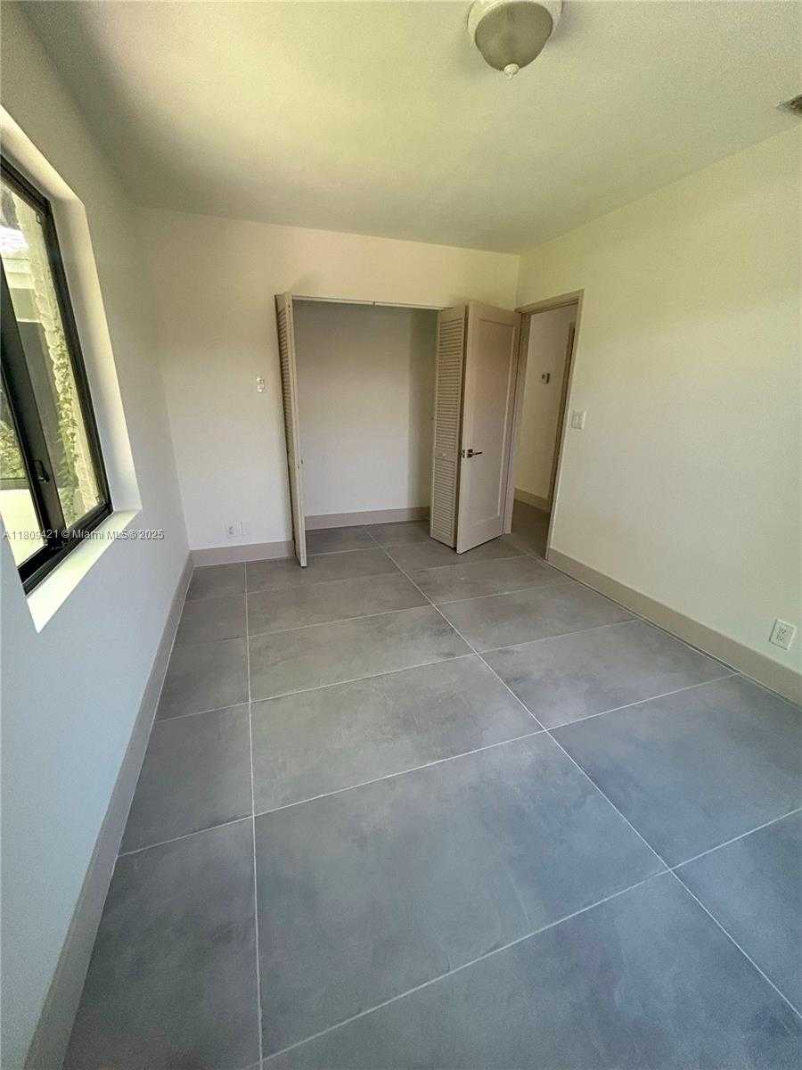 Small Image of 421 SOUTH WEST 11TH ST, Fort Lauderdale Number 14