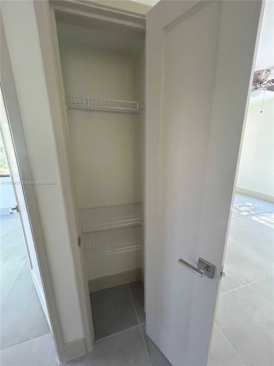 Small Image of 421 SOUTH WEST 11TH ST, Fort Lauderdale Number 15