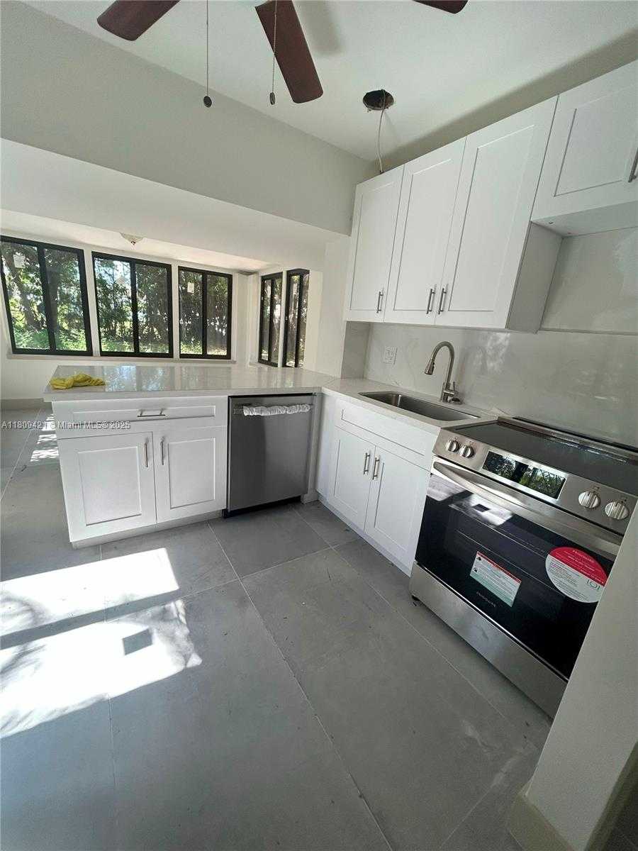 Small Image of 421 SOUTH WEST 11TH ST, Fort Lauderdale Number 16