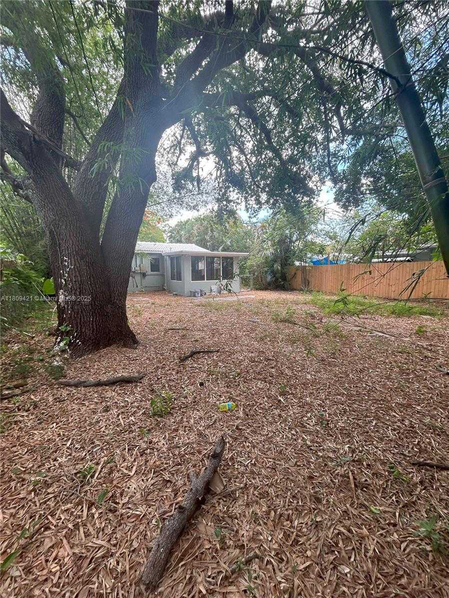 Small Image of 421 SOUTH WEST 11TH ST, Fort Lauderdale Number 19