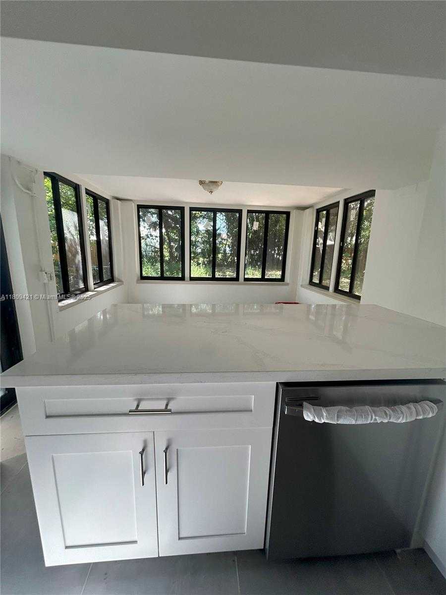 Small Image of 421 SOUTH WEST 11TH ST, Fort Lauderdale Number 2