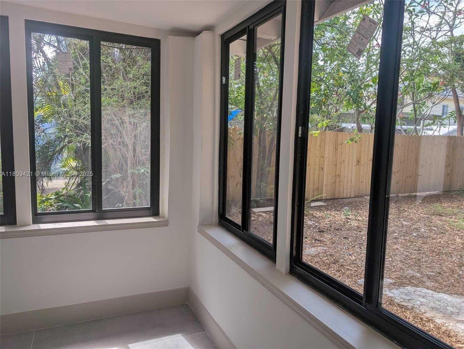 Small Image of 421 SOUTH WEST 11TH ST, Fort Lauderdale Number 5