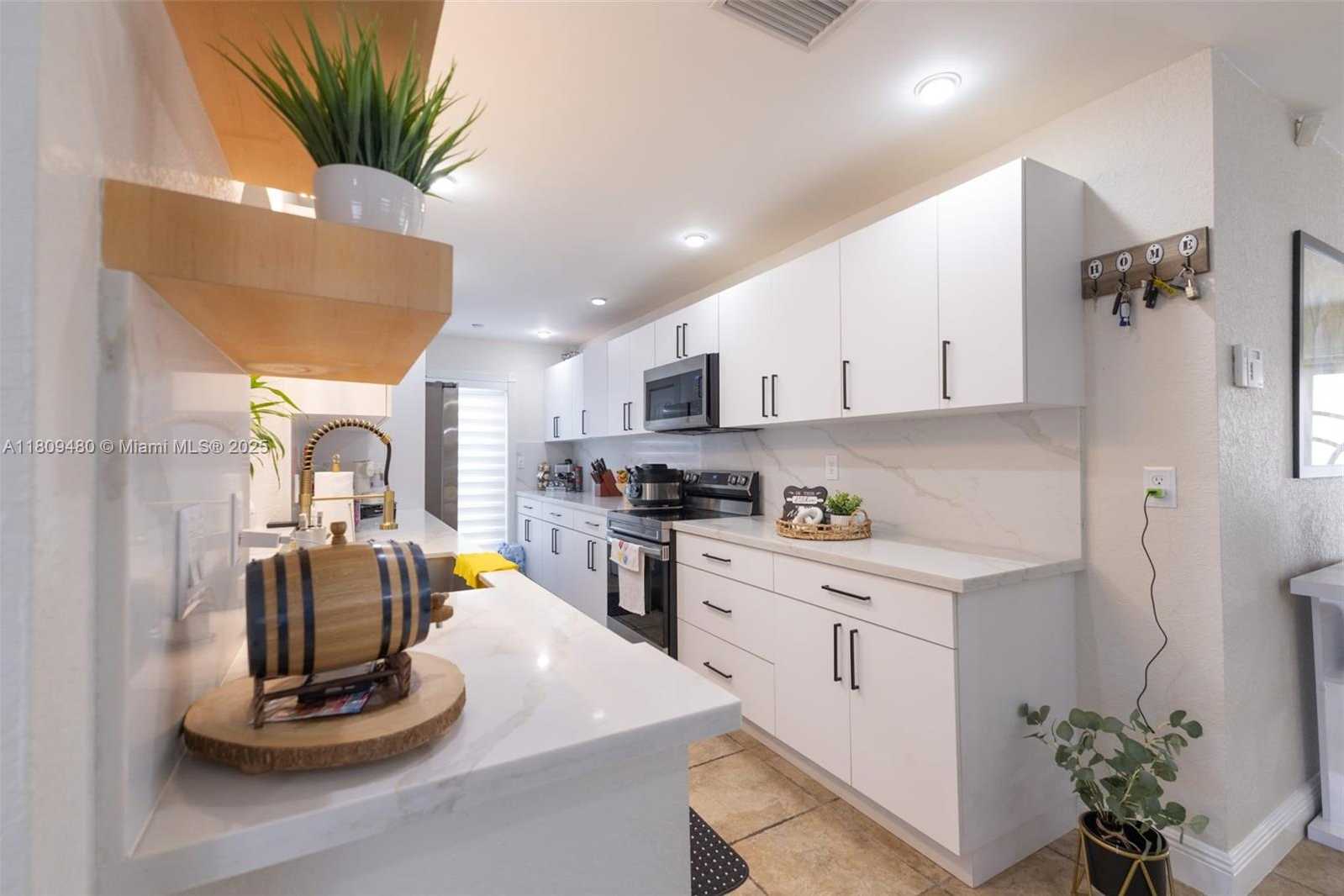Small Image of 25305 SOUTH WEST 124 CT, Homestead Number 31