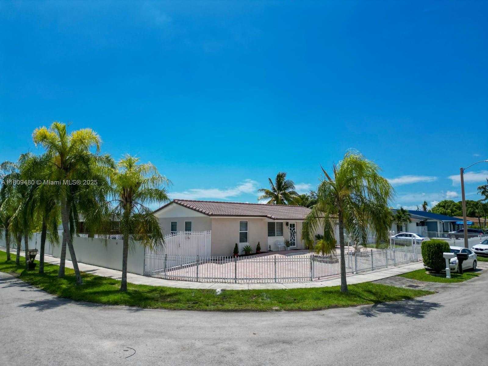 Small Image of 25305 SOUTH WEST 124 CT, Homestead Number 9