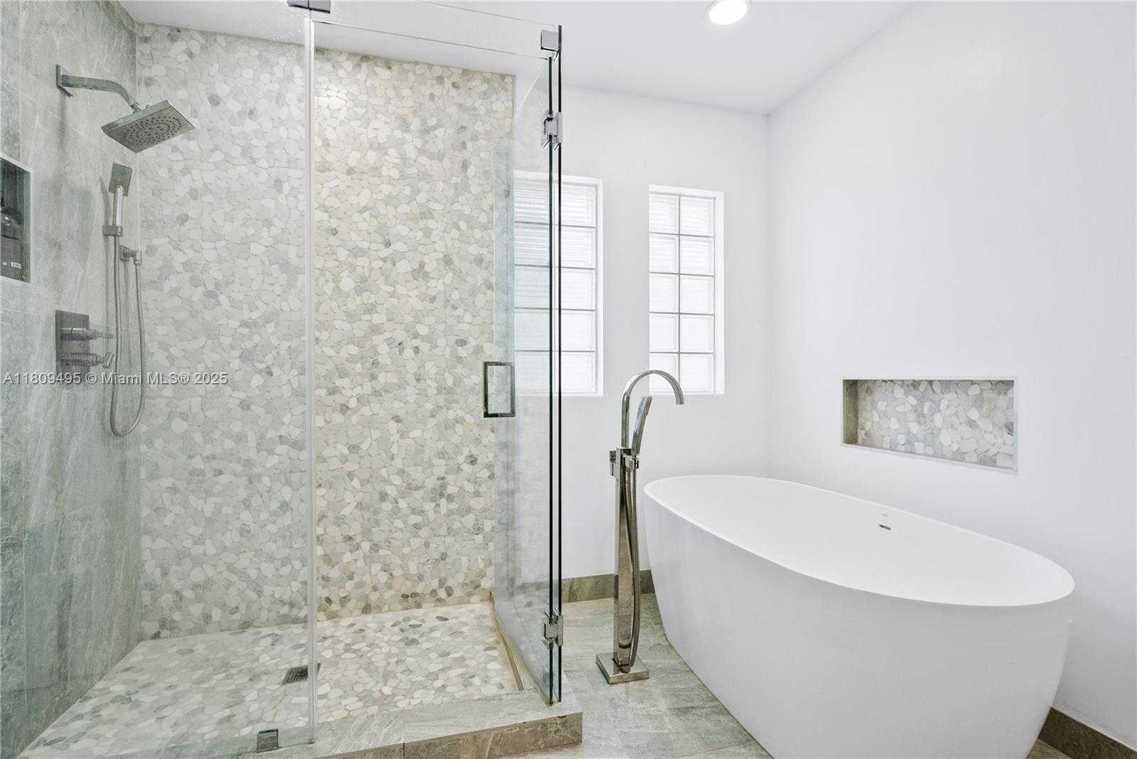 Small Image of 3095 NORTH EAST 208TH TER, Aventura Number 13