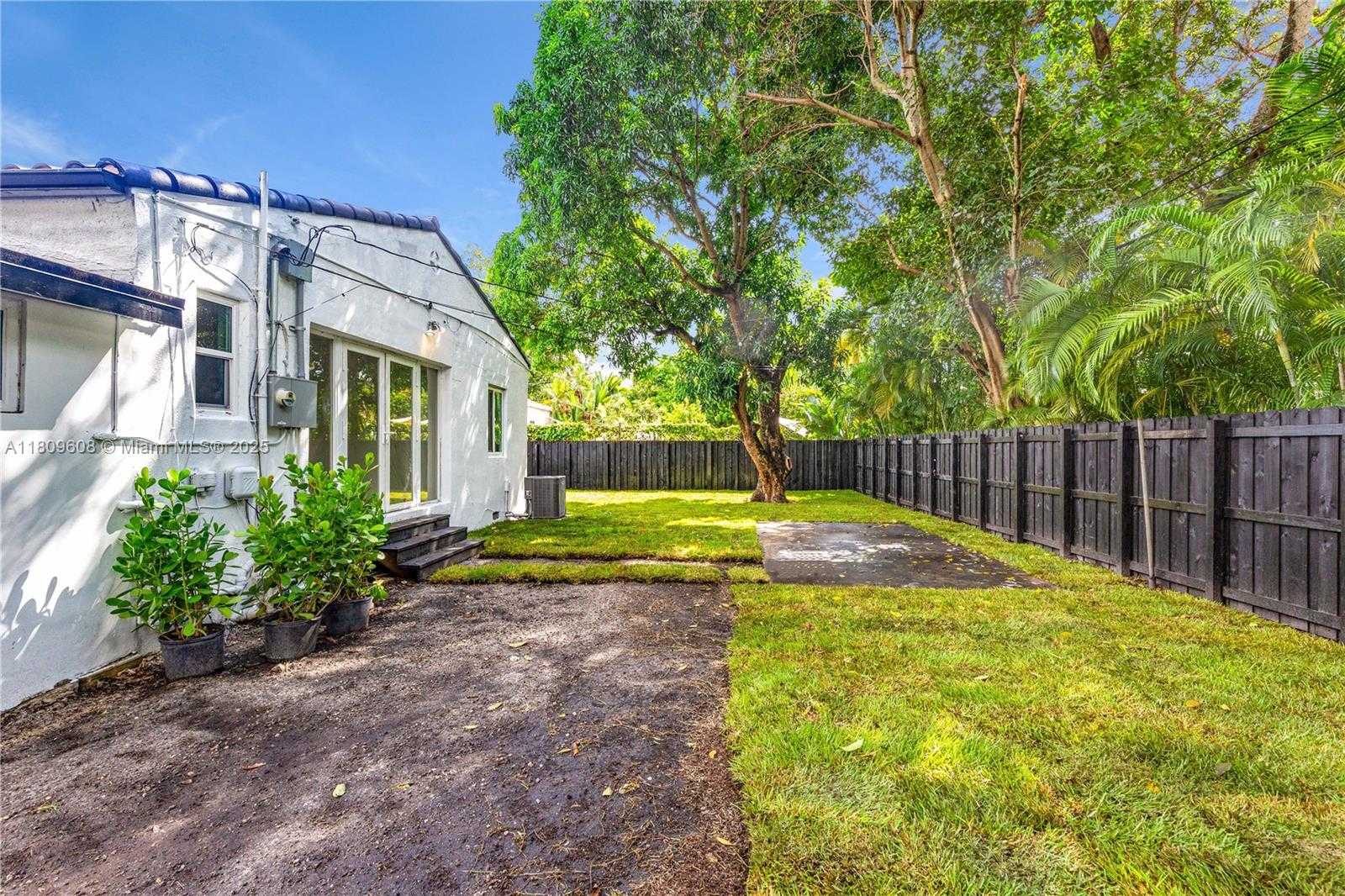 Small Image of 152 NORTH WEST 103RD ST, Miami Shores Number 11