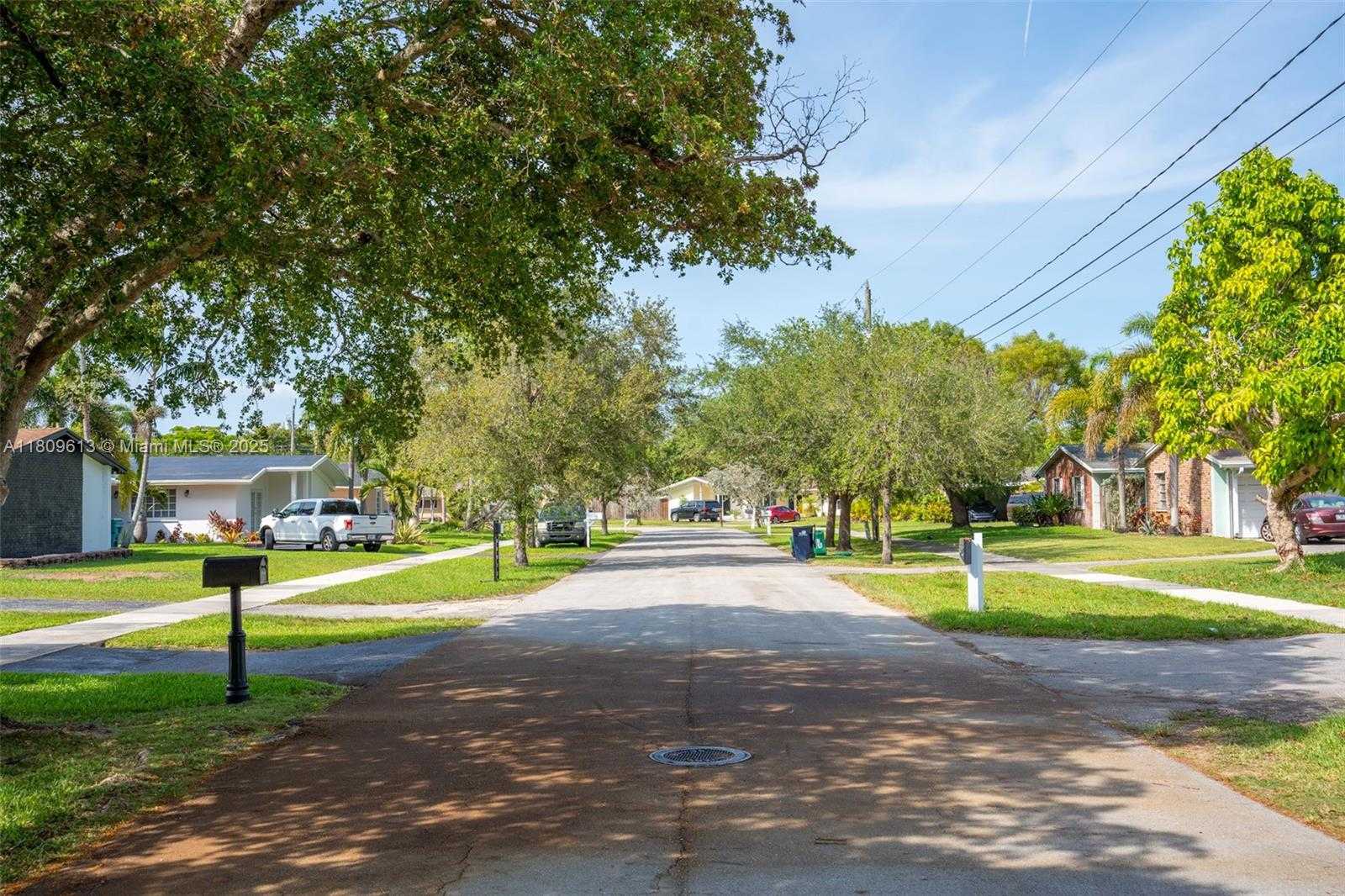 Small Image of 19630 STERLING DR, Cutler Bay Number 29