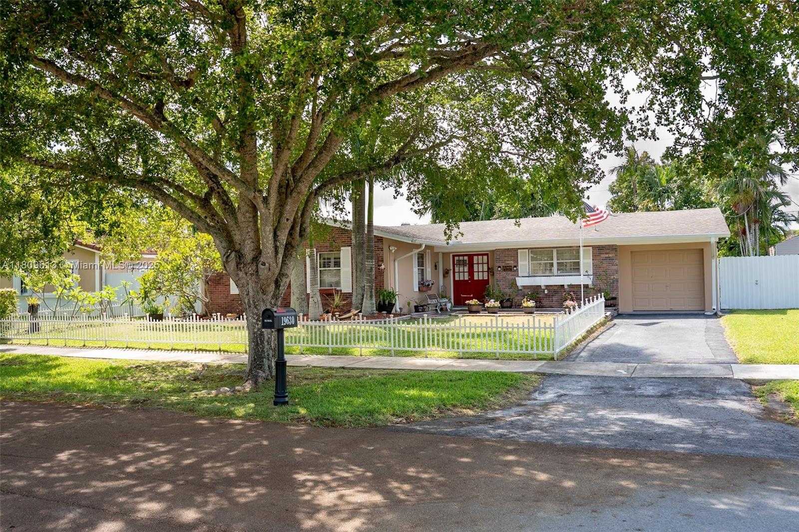 Small Image of 19630 STERLING DR, Cutler Bay Number 5