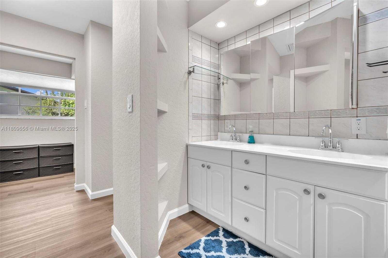 Small Image of 4271 SOUTH WEST 67TH TER, Davie Number 20