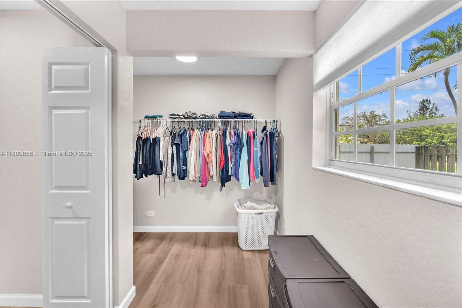 Small Image of 4271 SOUTH WEST 67TH TER, Davie Number 26