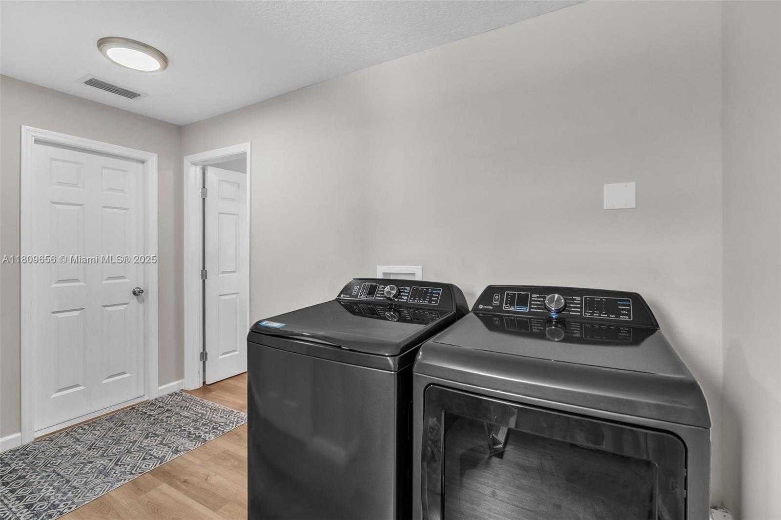 Small Image of 4271 SOUTH WEST 67TH TER, Davie Number 30