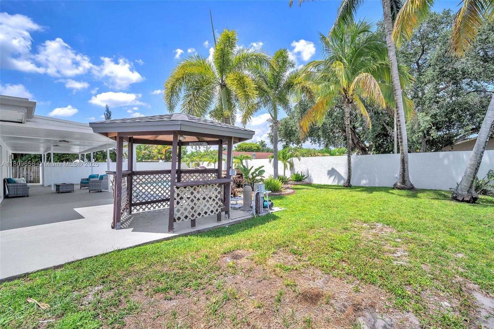 Small Image of 4271 SOUTH WEST 67TH TER, Davie Number 34